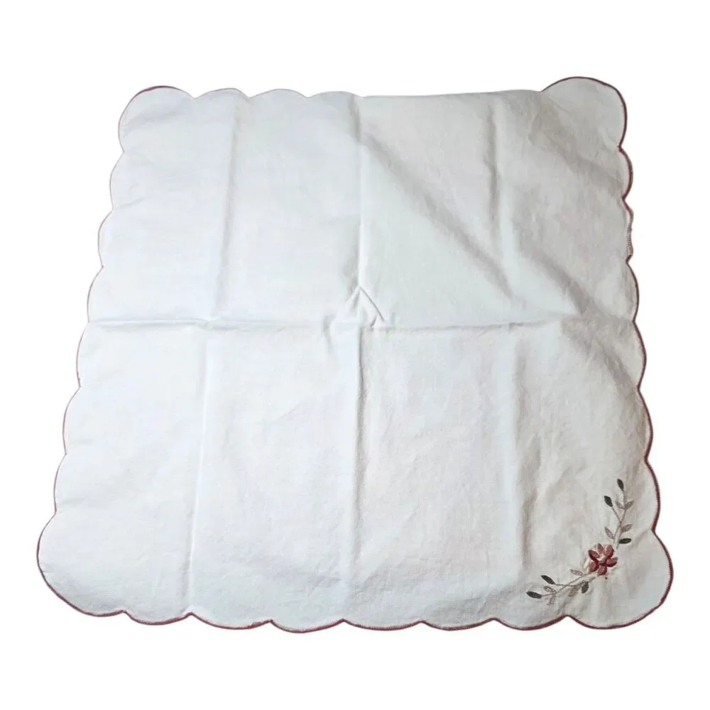 Floral Embordered Quilted Vintage 4 Placemats & 2 Napkins Scalloped Edges